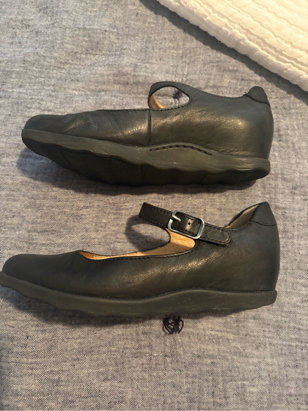 Dansko Black Burnished Nubuck/Leather Mary Jane. - Picture 3 of 7